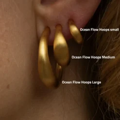 BYBIEHL OCEAN FLOW HOOPS MEDIUM ØRERINGE SØLV FORGYLDT - 4-4202-GP