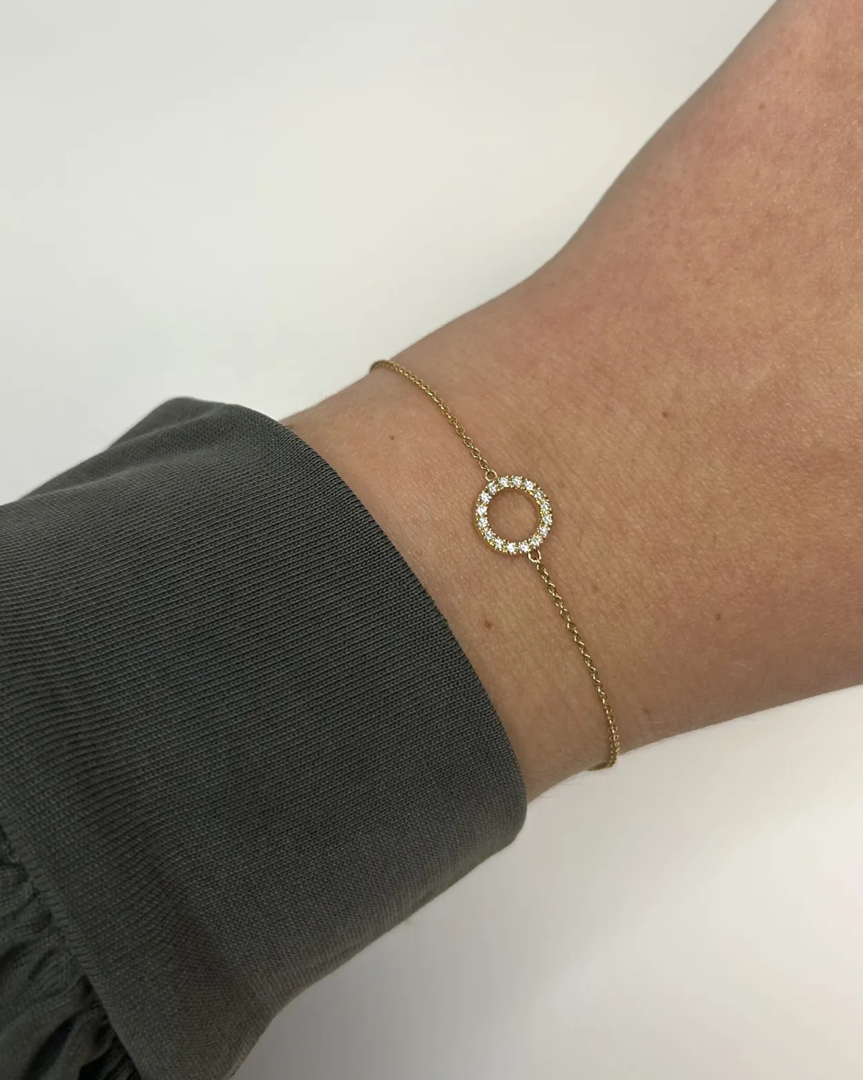 CHRISTOFFERSEN JEWELLERY ARMBÅND 14 KARAT GULD CIRKEL MED 0,13 CARAT BRILLANTER - 9000158