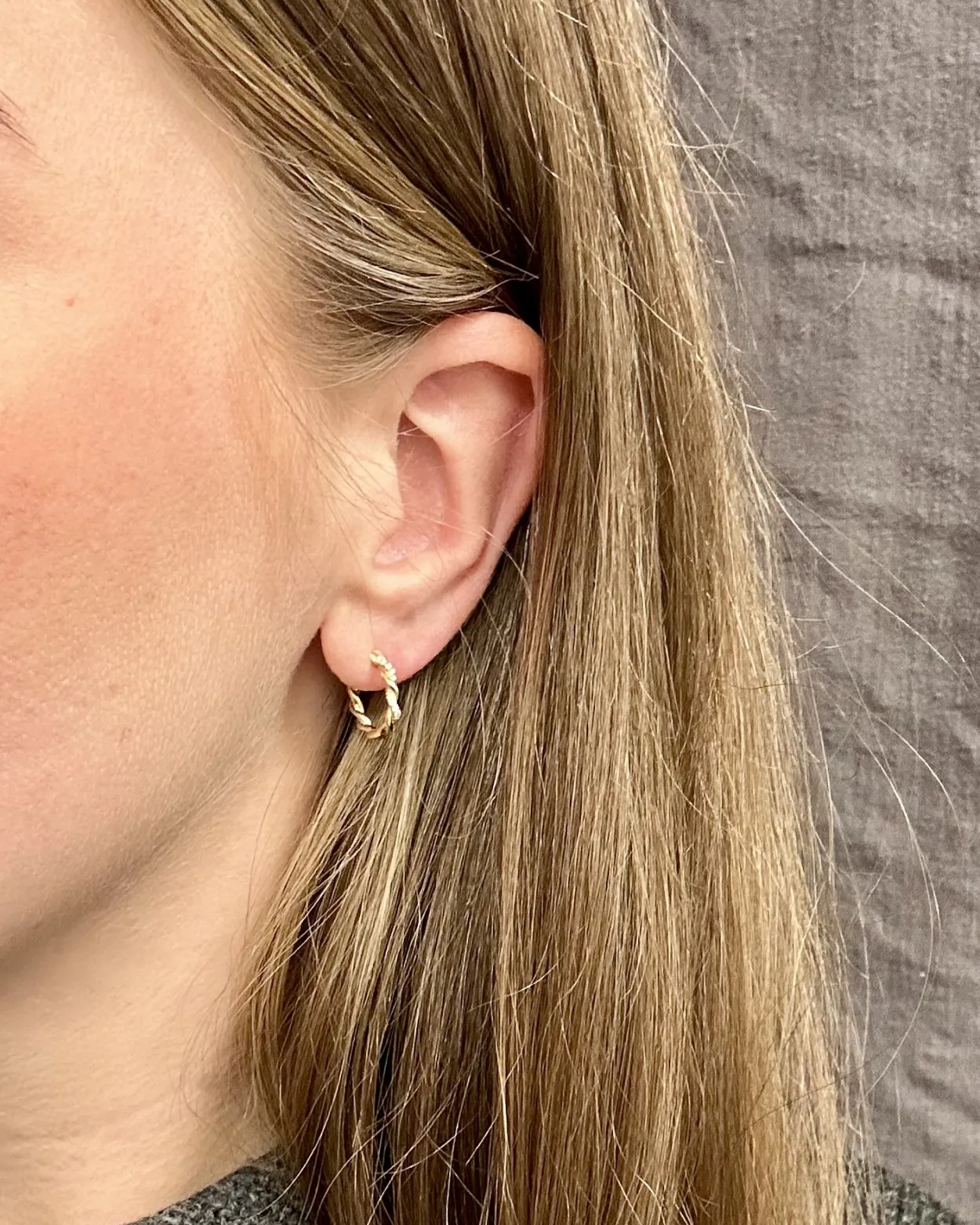 CHRISTOFFERSEN JEWELLERY SNOET KNÆK CREOL 14 KARAT GULD MED BRILLANTER – 3700538