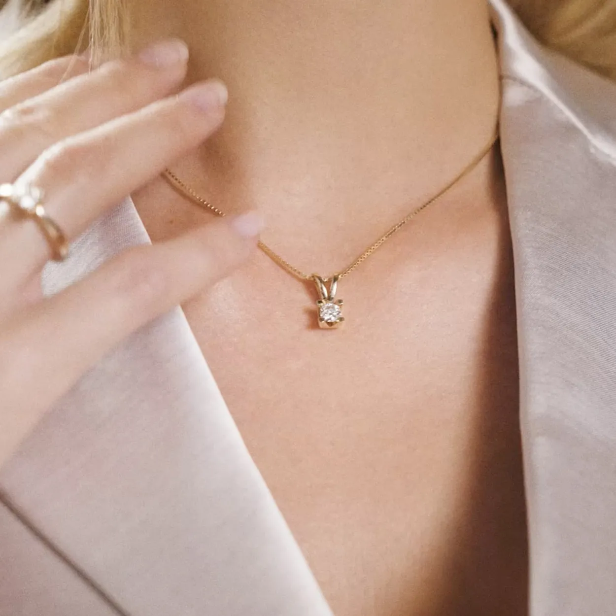 KLEOPATRA VEDHÆNG 14 KARAT GULD MED BRILLANT 0,20 CARAT - 2135,20