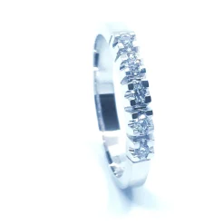 14 KT. ALLIANCE RING HVIDGULD MED BRILLANT 5X0,03 CT. W/SI