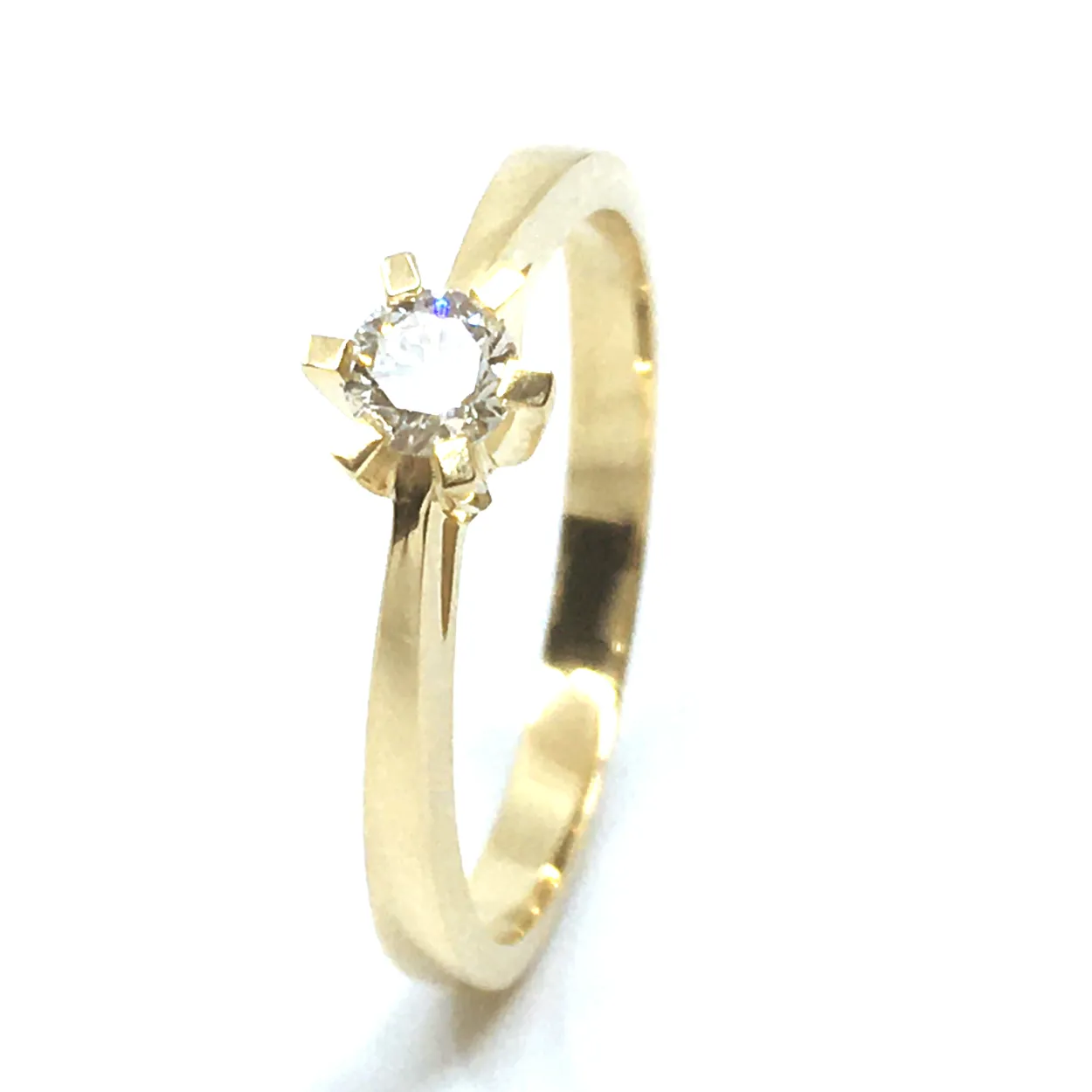14 KT. GULD CARLA RING MED BRILLANT 0,25 CT. W/SI