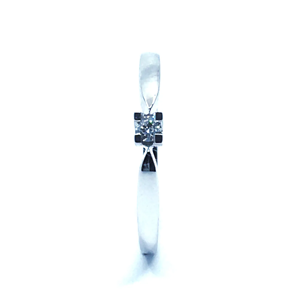 14 KT. HVIDGULD EVA RING MED BRILLANT 0,05 CT. W/SI