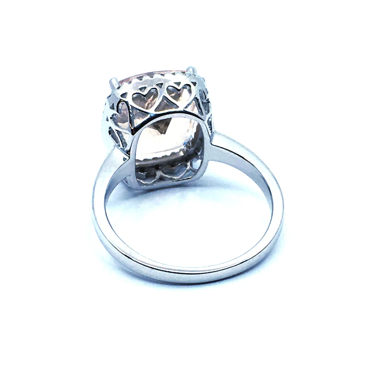 14 KT. HVIDGULD RING MED FIRKANTET PEACH MORGANITE + 0,132 CT. W/SI
