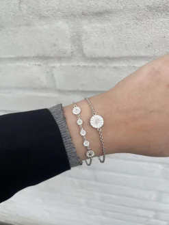 LUND COPENHAGEN MARGUERIT SØLV ARMBÅND MED HVID EMALJE - 90117519-H