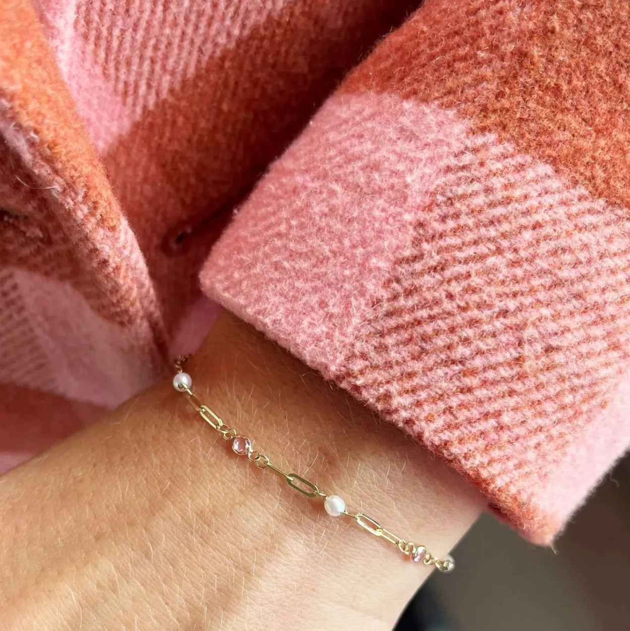 SCROUPLES ARMBÅND 9 KARAT GULD MED PERLER - 34063A,M