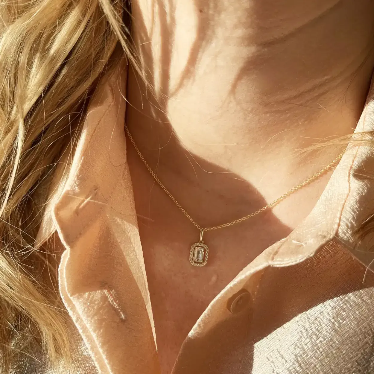SCROUPLES HALSKÆDE 8 KARAT GULD BAGUETTE MED HVIDE ZIRKONIA - 214563
