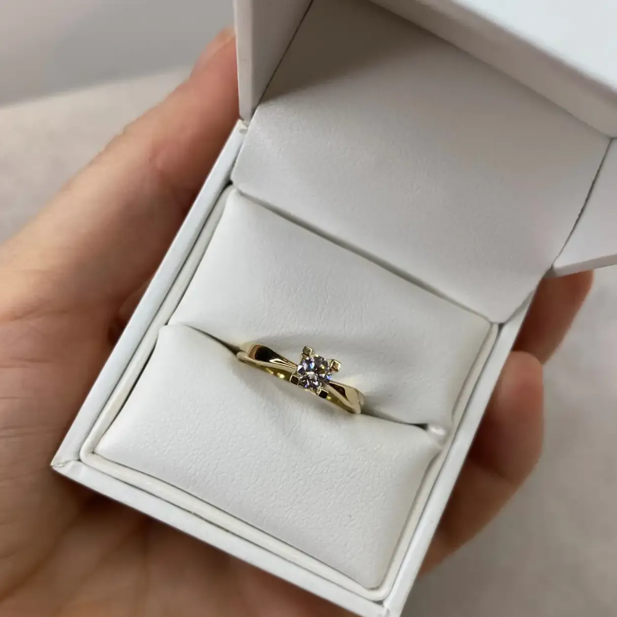 SCROUPLES KLEOPATRA 14 KARAT GULD RING MED BRILLANT 0,25 - 7135,25