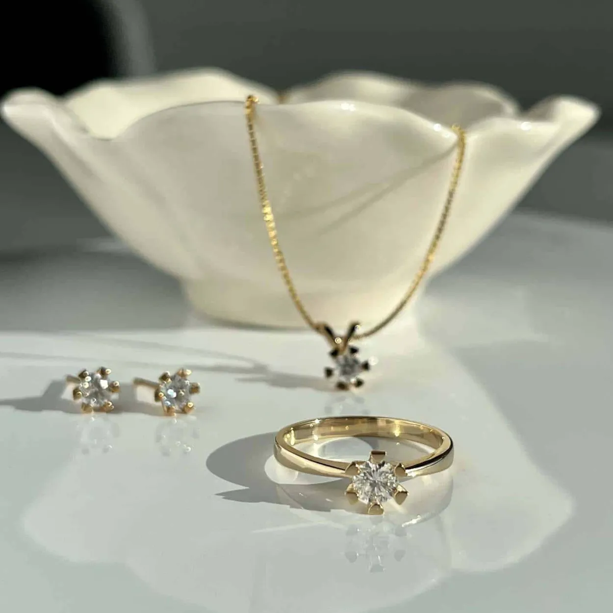 SCROUPLES VIDA 8 KARAT GULD RING MED BRILLANT 0,25 CARAT - 7813,25