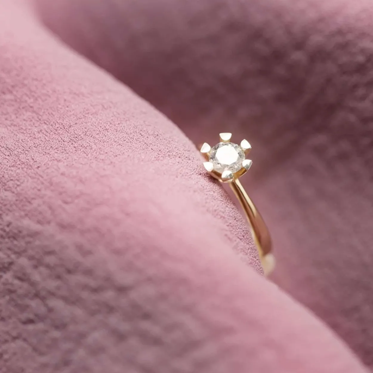SCROUPLES VIDA 8 KARAT GULD RING MED BRILLANT 0,25 CARAT - 7813,25