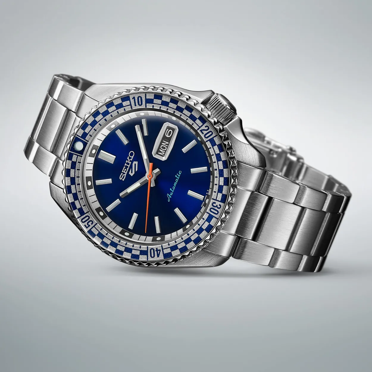 SEIKO 5 SPORT AUTOMATIC MED BLÅ SKIVE - SRPK65K1