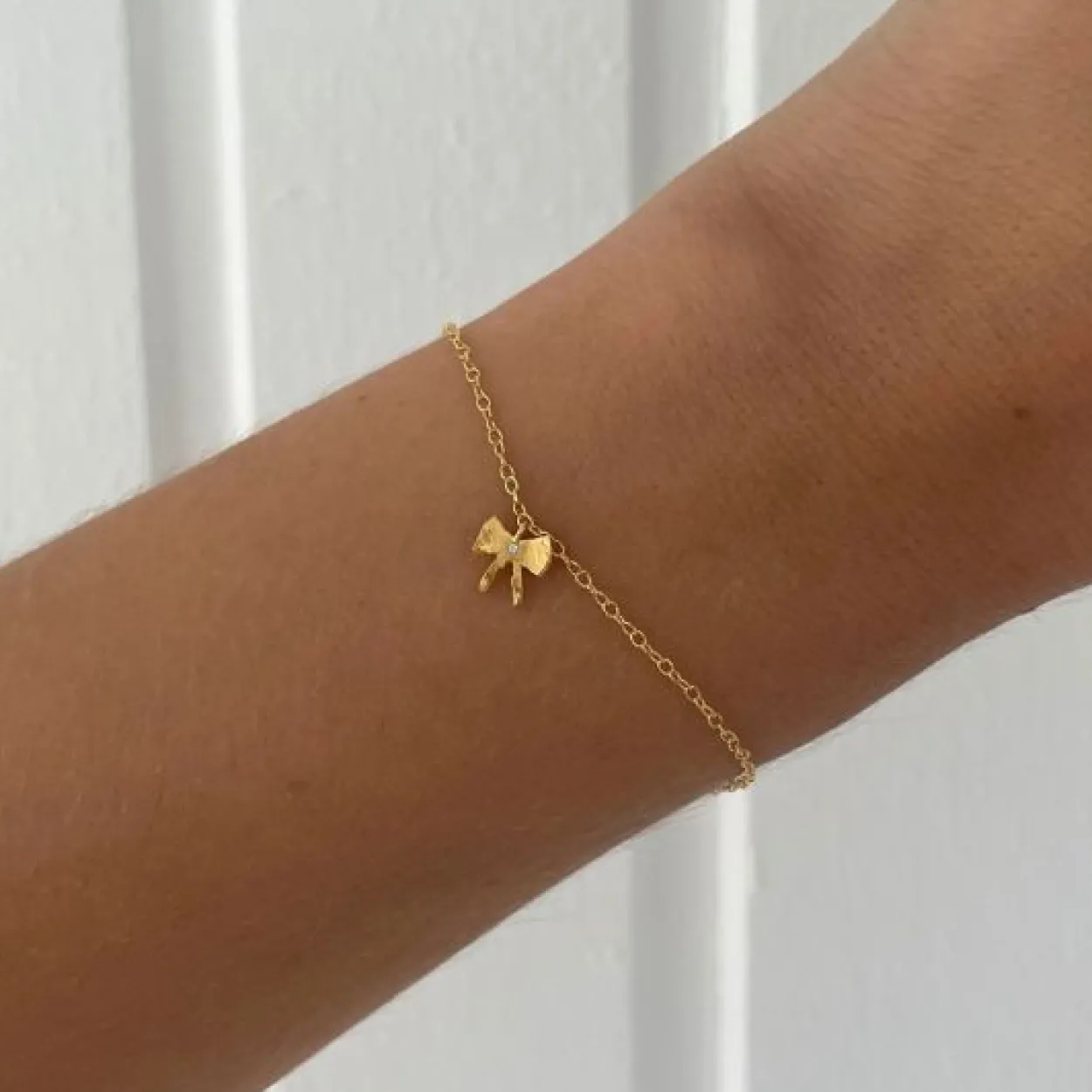 STINE A PETIT BOW ARMBÅND SØLV FORGYLDT SLØJFE - 3216-02-OS
