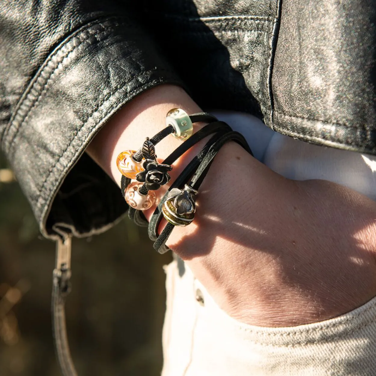 TROLLBEADS LÆDER ARMBÅND SORT 36CM – TLEBR-00001
