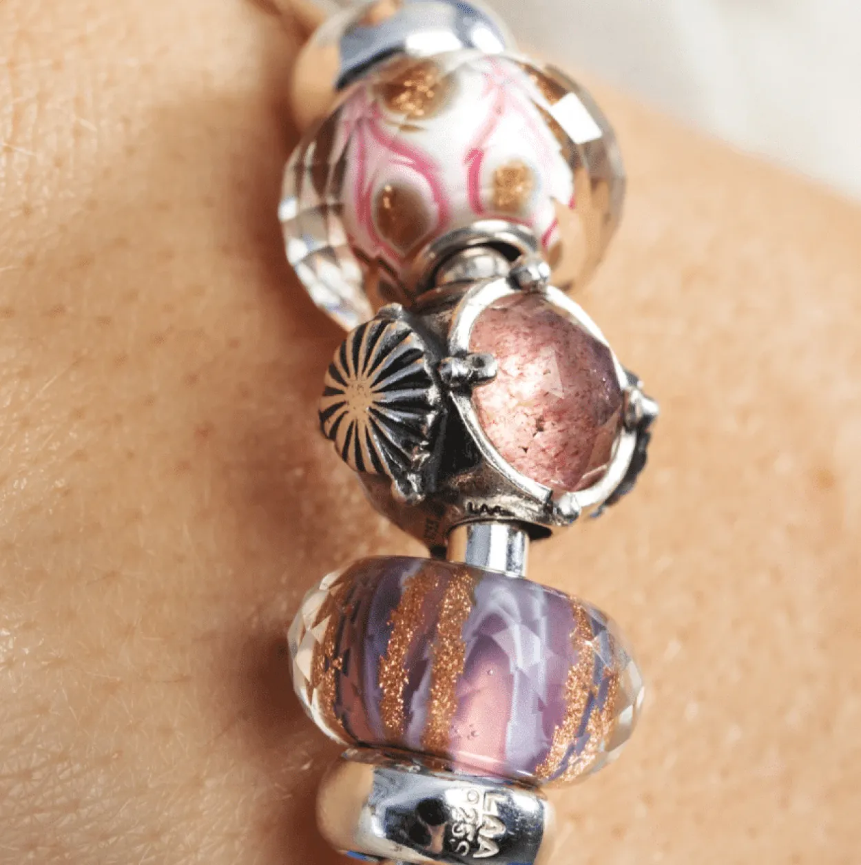 TROLLBEADS ROSA SYMFONI GLASKUGLE- TGLBE-30105